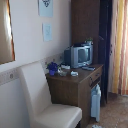 Ljubisa Pensión 3*